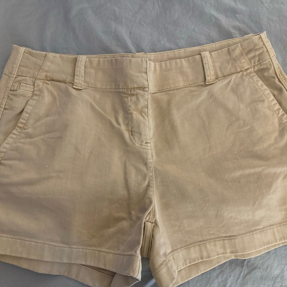 3-1/2” Vineyard Vines Shorts - Picture 1 of 3